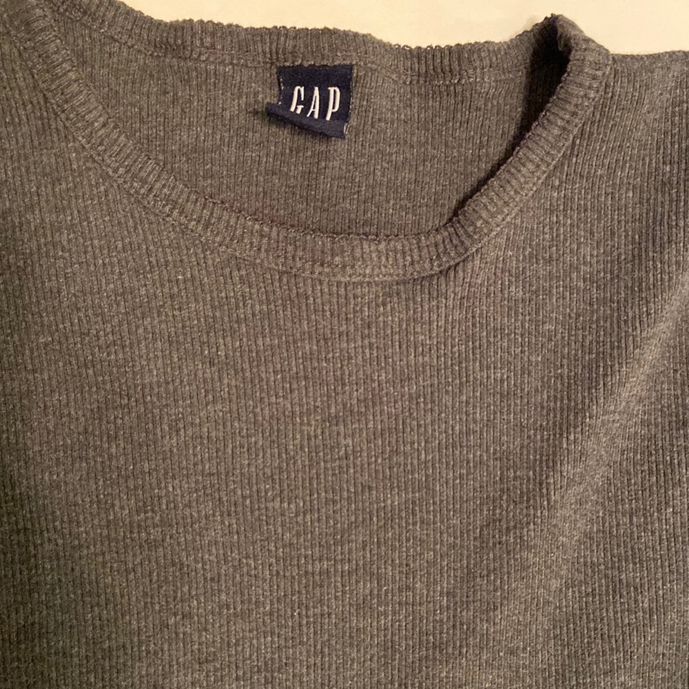 Gap dark gray long sleeve shirt. Size ladies medium.